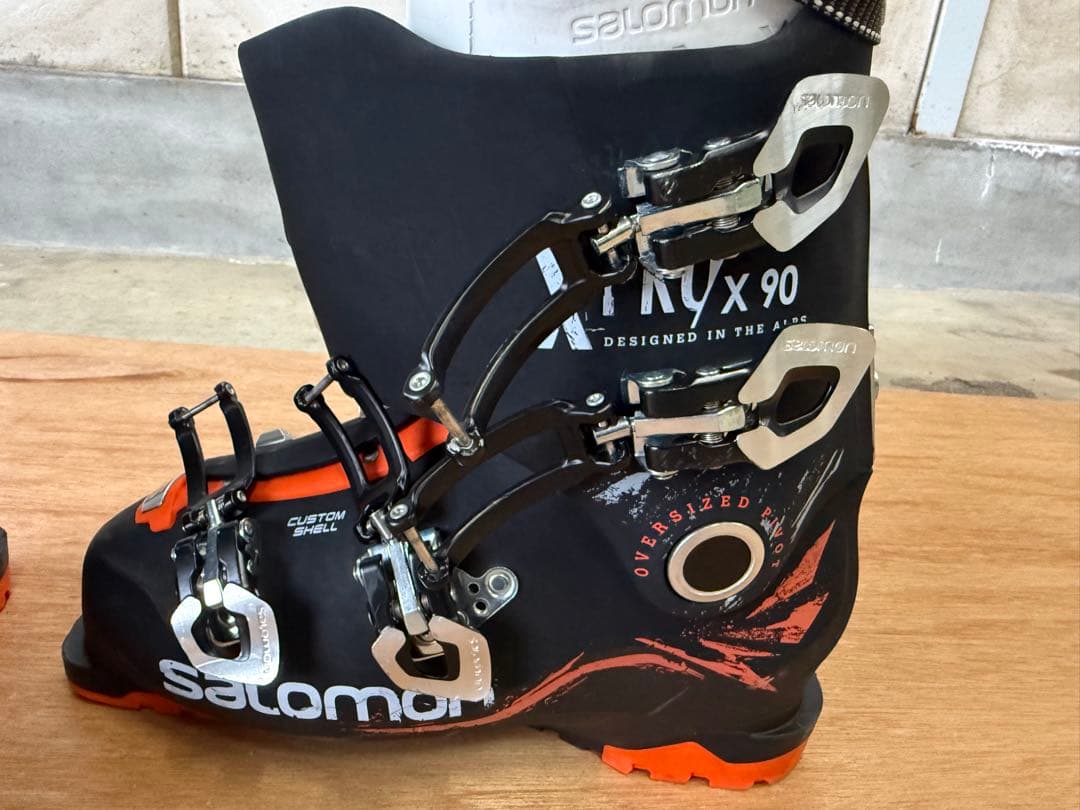 SALOMON カービングスキー4点セット 板・ビンディング・ブーツ・ストック