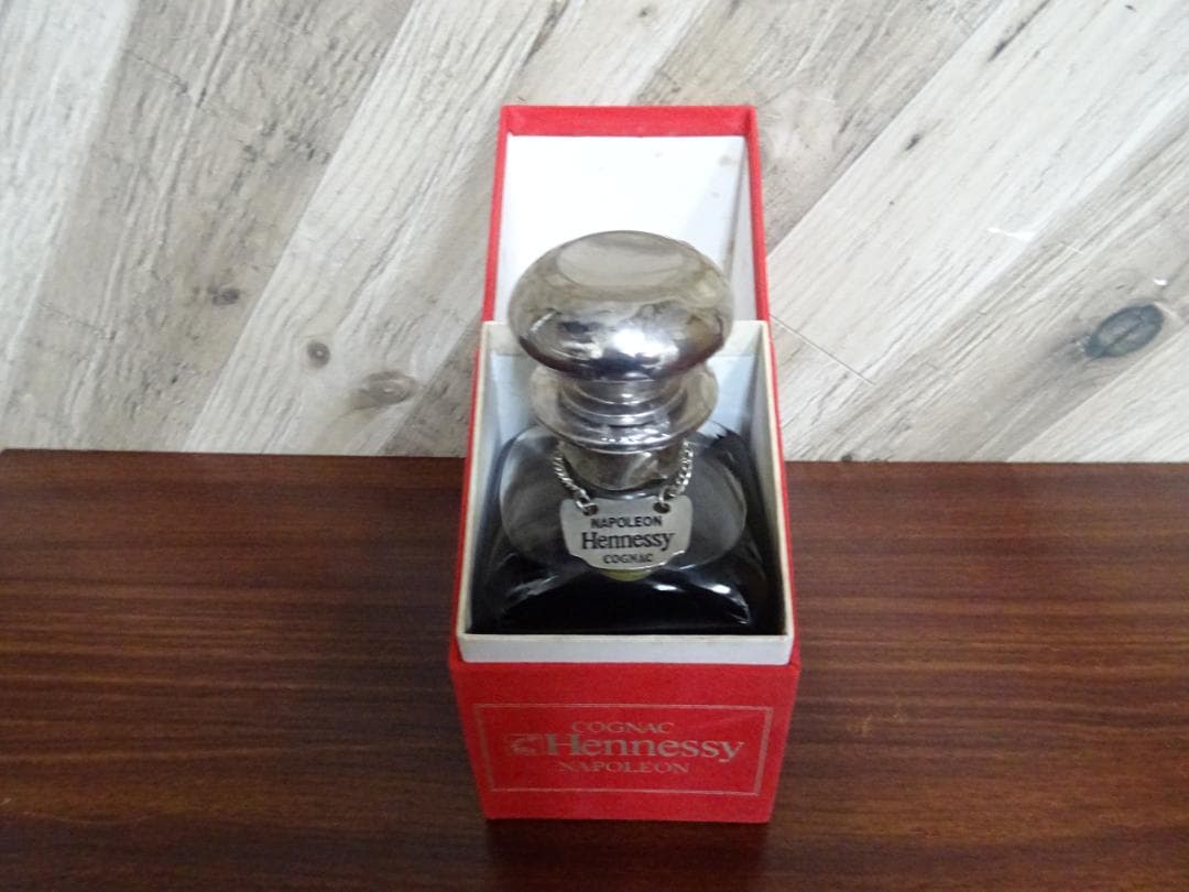 P*i様 鹿024 ヘネシー ナポレオン シルバートップ ブランデー 700ml