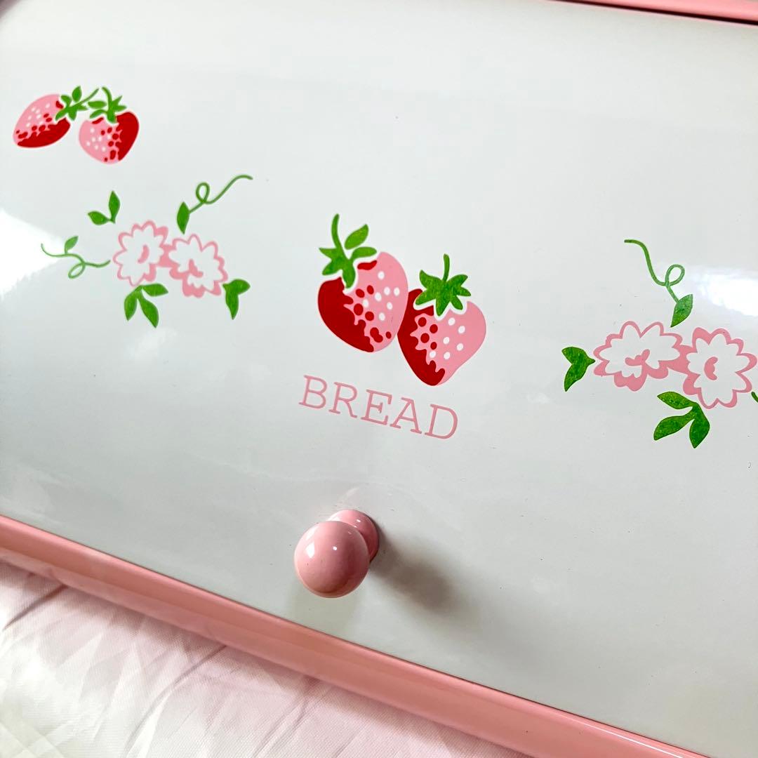 【貴重・レア】かわいいストロベリー柄♡いちご柄♡ブレッドケース♡ホーロー♡