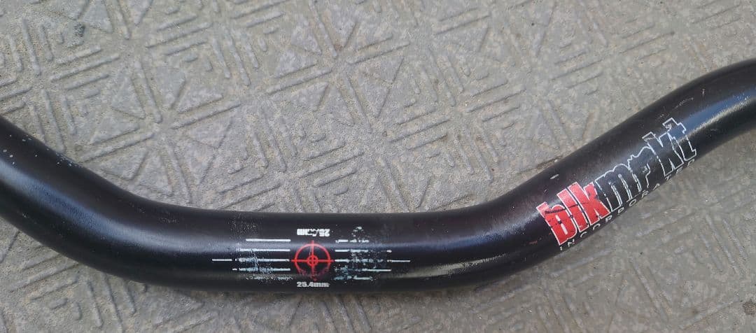 Blkmrkt Bada Boom 25.4 MTBハンドルバー