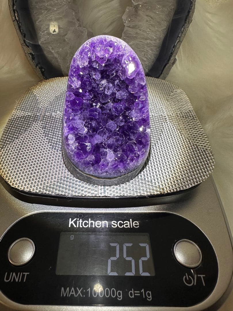 ウルグアイ産 高発色 アメジスト ドーム 濃紫 美結晶 約252g 1122