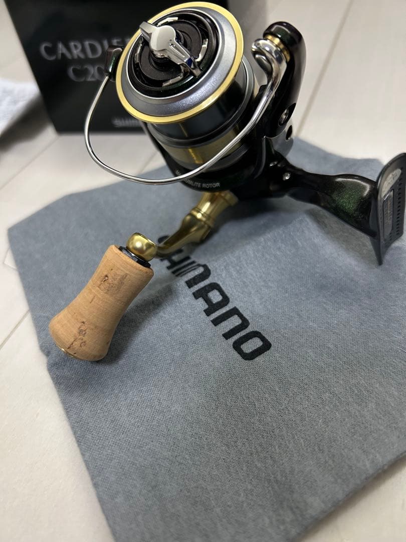 【美品】シマノ　カーディフ　Cl4+ C2000HGS