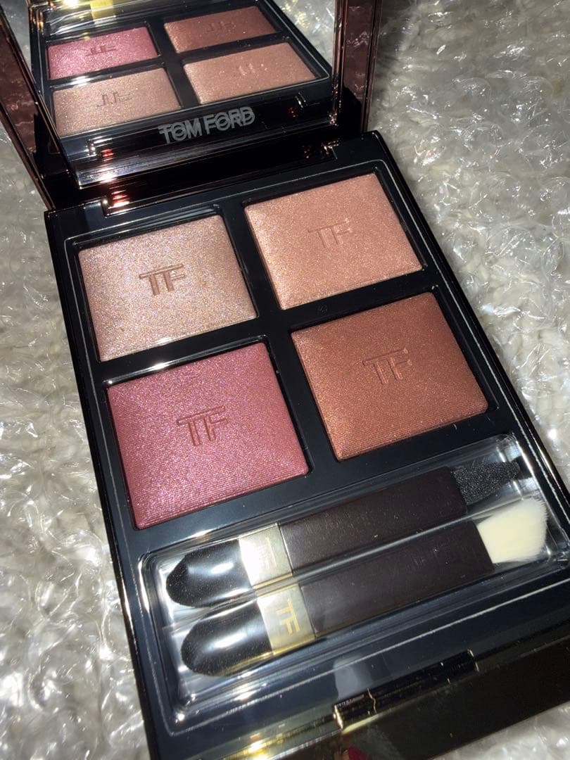 TOM FORD アイシャドウ42 ヘイズィセンシュアリティ　ピンク　ブラウン