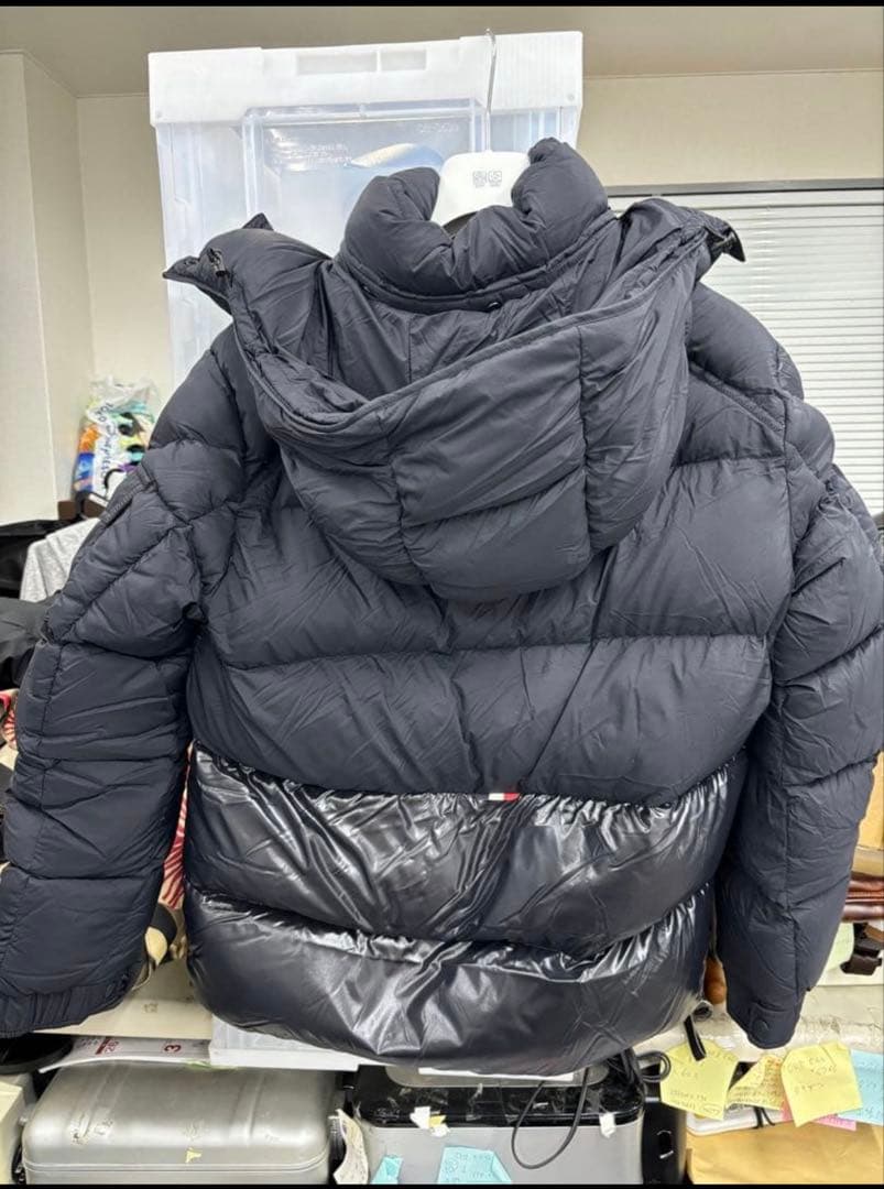 MONCLER ブラック ダウンジャケット