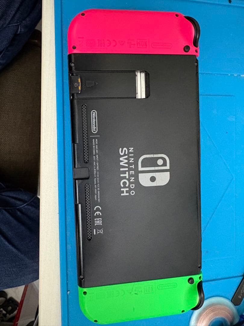 ジャンク　Nintendo Switch グリーン/ピンク 本体