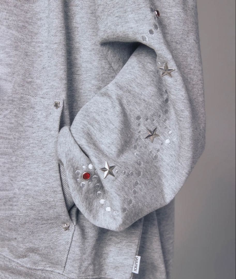 ウォンビン 着用　YOUHEE STAR HOTFIX HOOD ZIP-UP