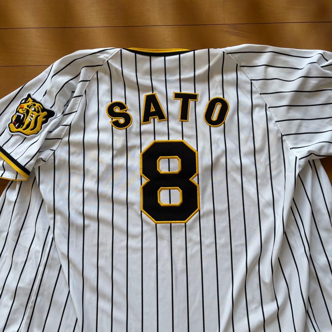 阪神タイガース　佐藤輝明　ユニフォーム
