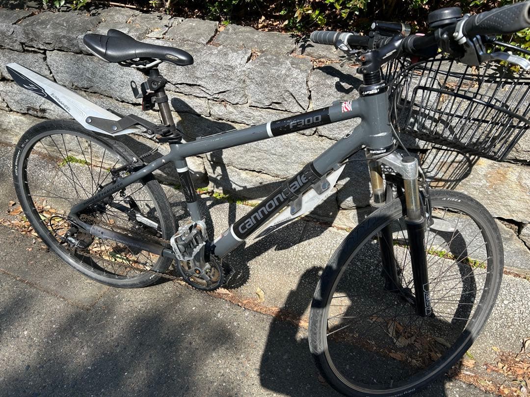 Cannondale F300 タイヤ交換街乗り用