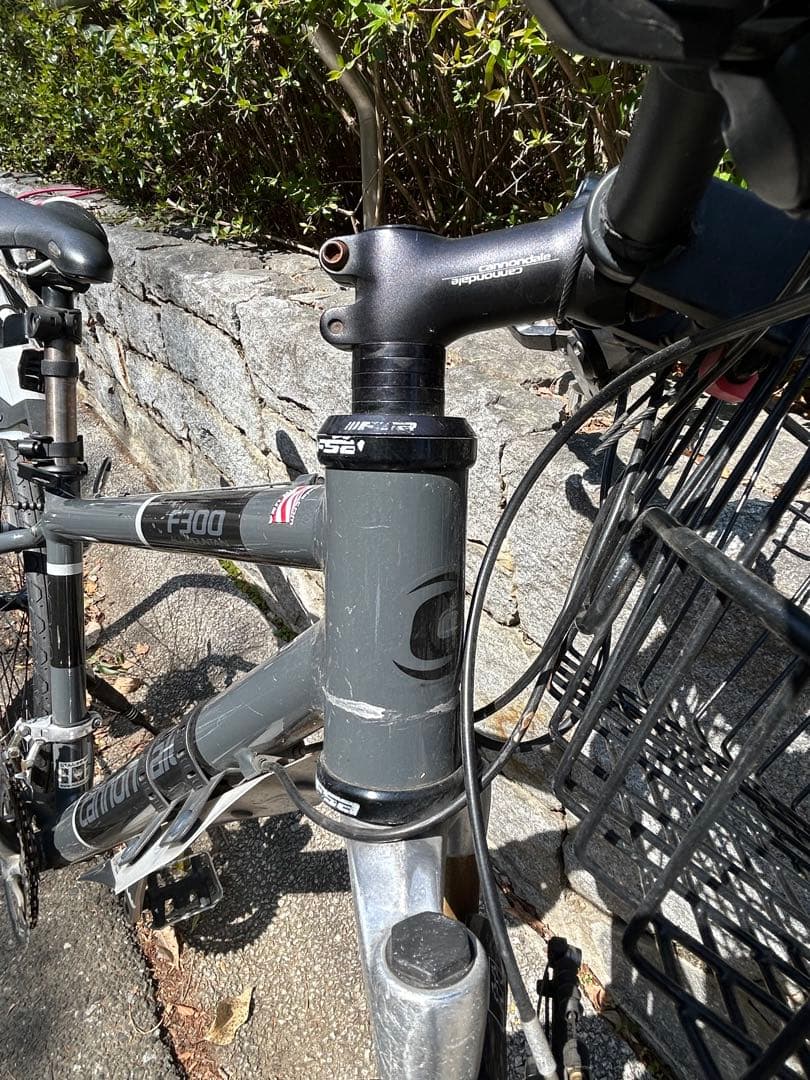 Cannondale F300 タイヤ交換街乗り用