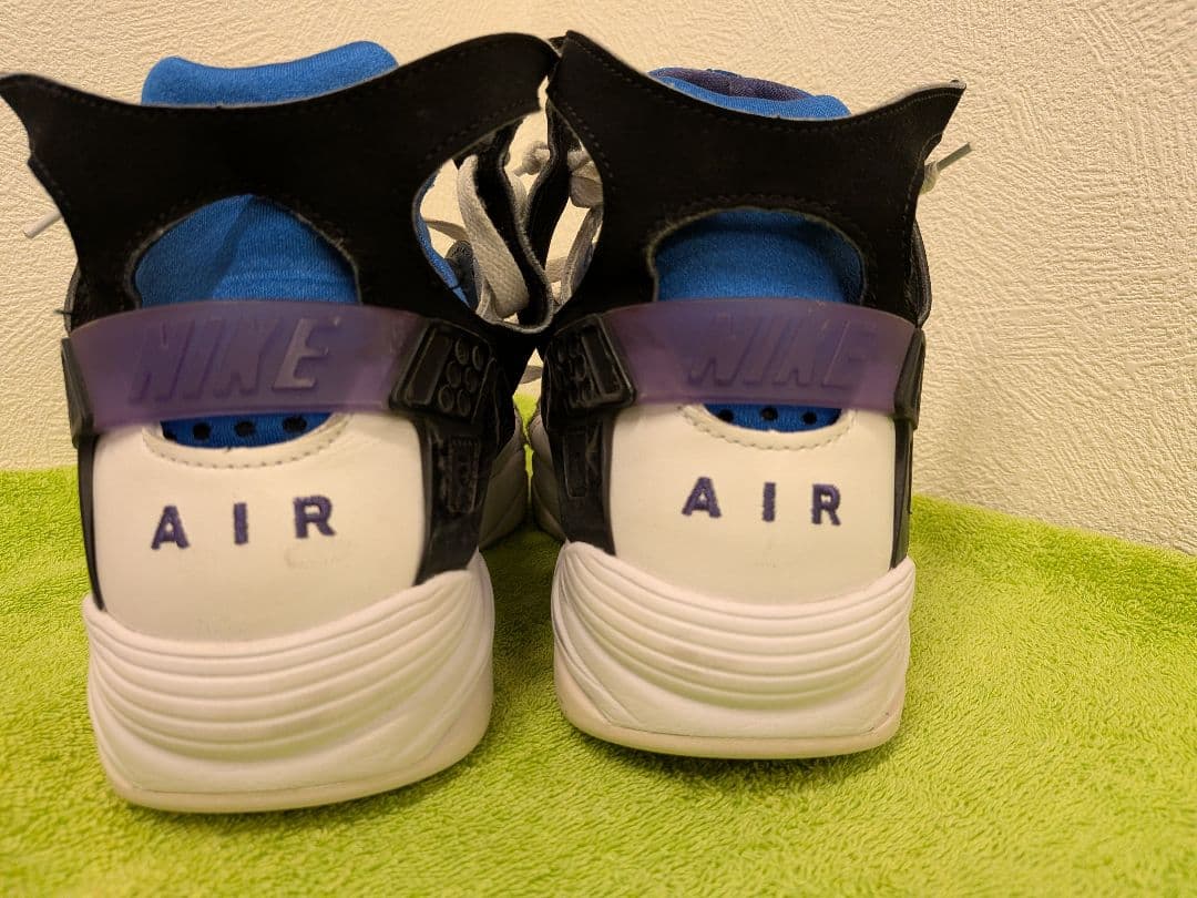 NIKE　エアフライトハラチ　27CM
