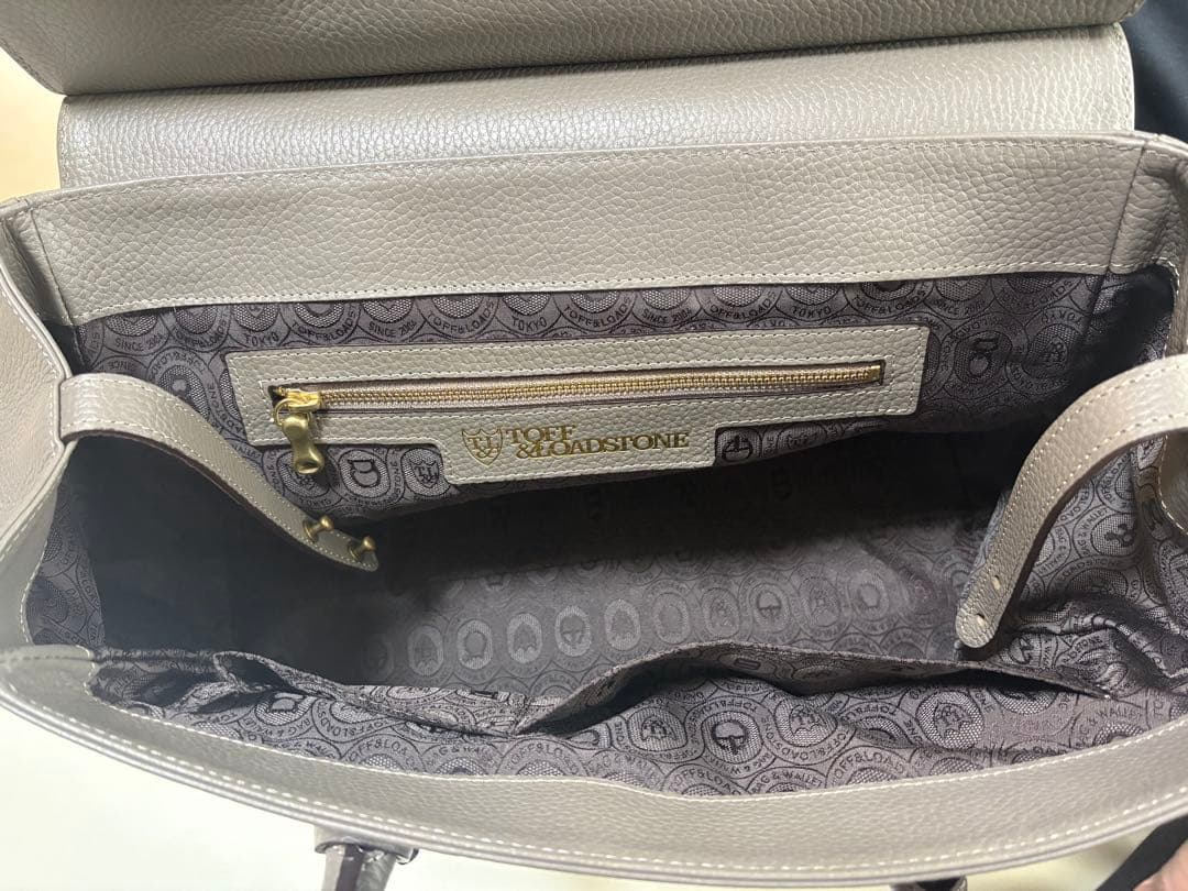 美品 トフアンドロードストーン ループボタン トートバッグ