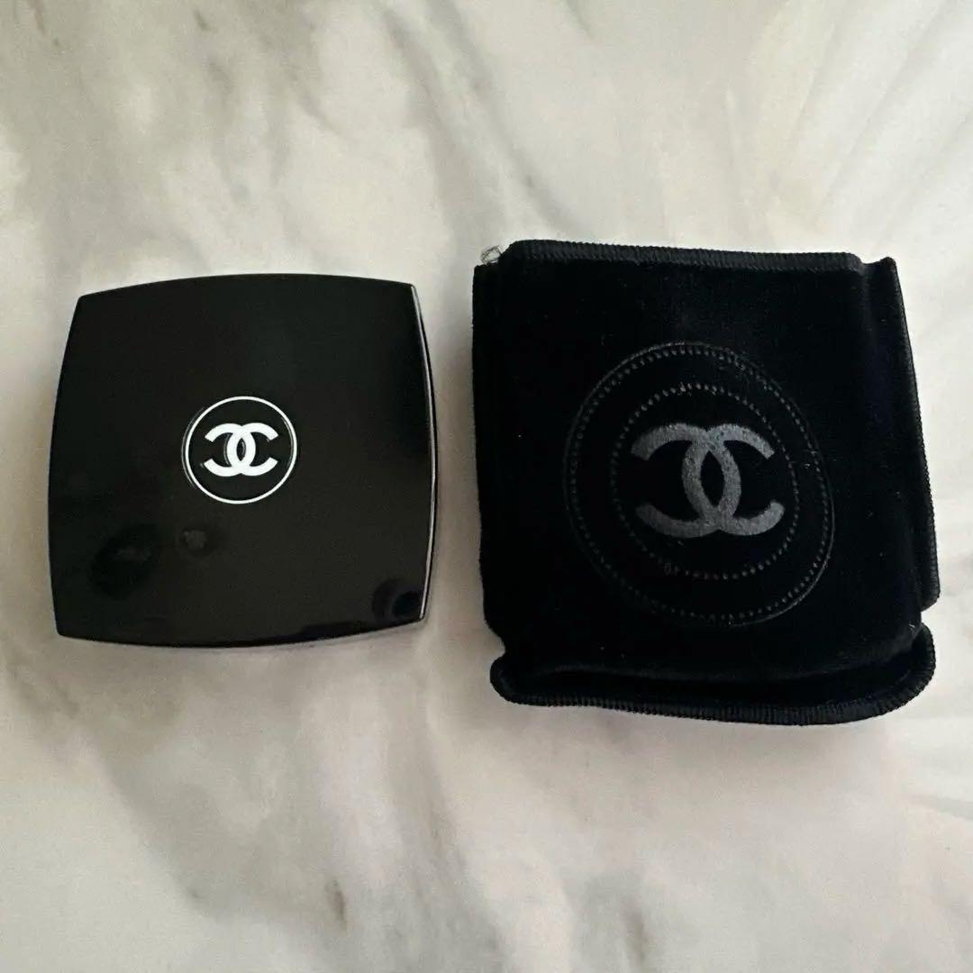 CHANEL アイシャドウパレット 239 BOUTONS BAROQUE