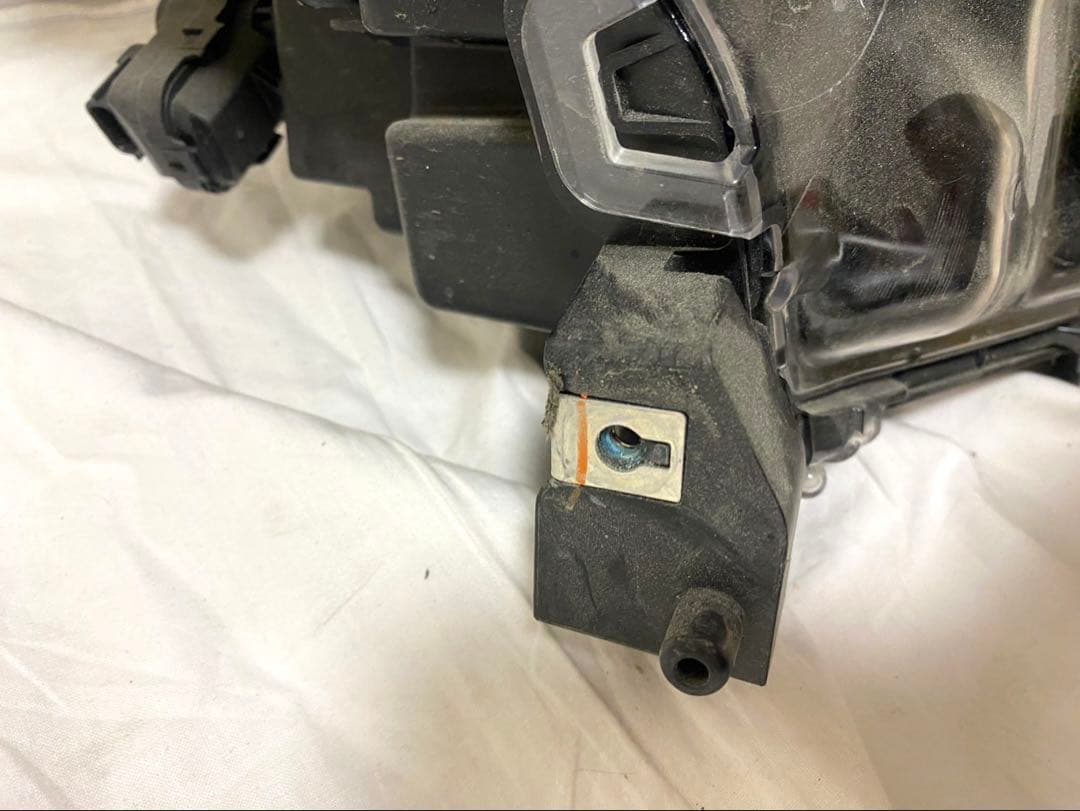 M900A ルーミー　後期　右ヘッドライト　中古
