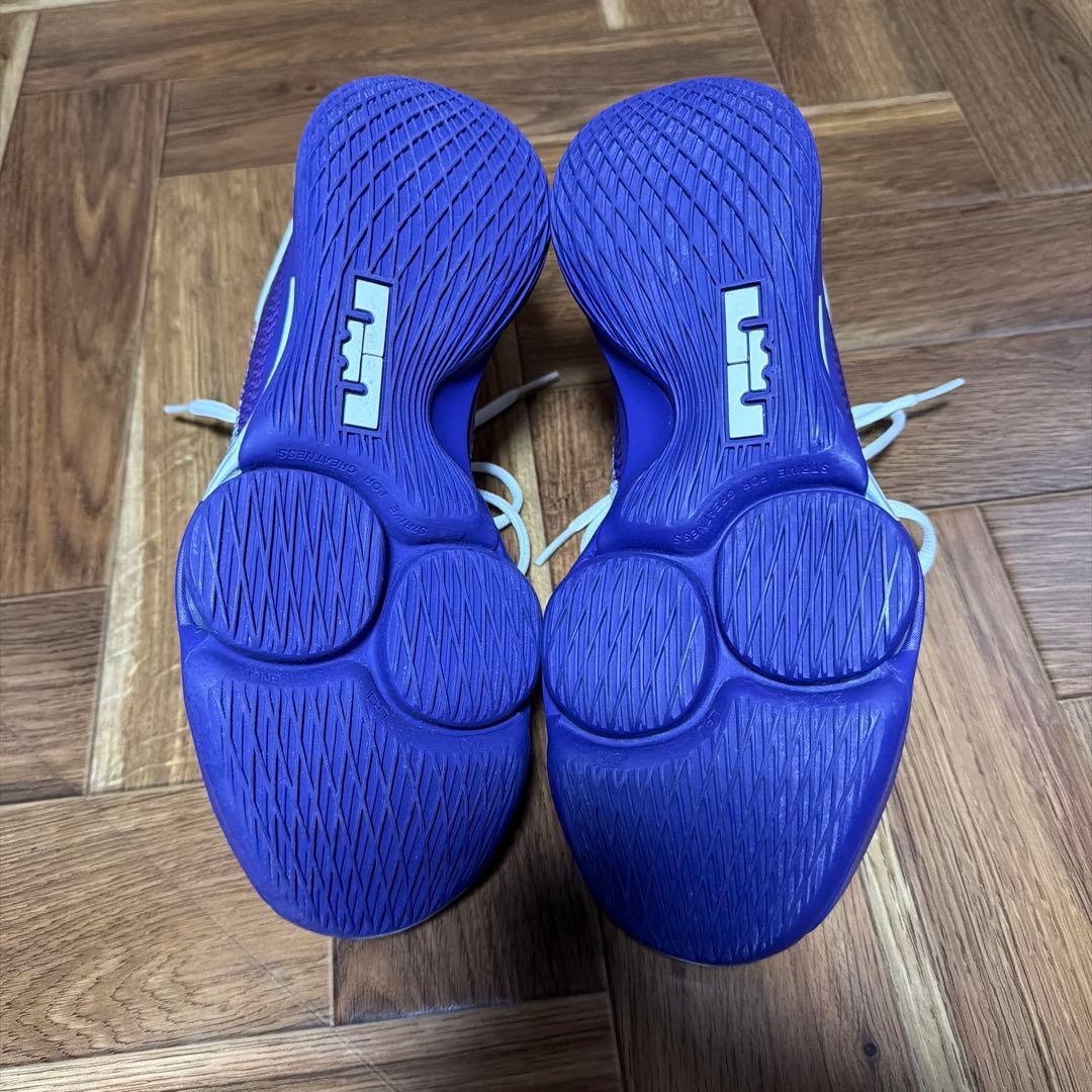 ナイキバッシュ　レブロン ウィットネス4