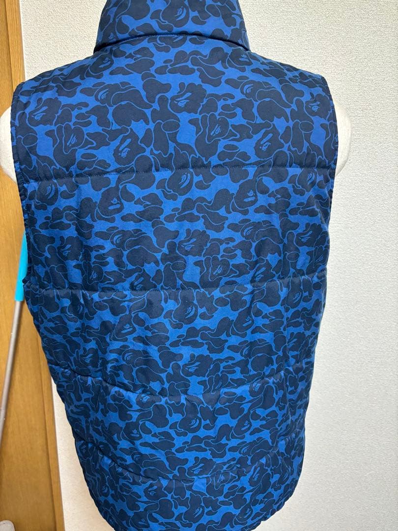 A BATHING APE ダウンベスト ネイビー/カモフラージュ中古