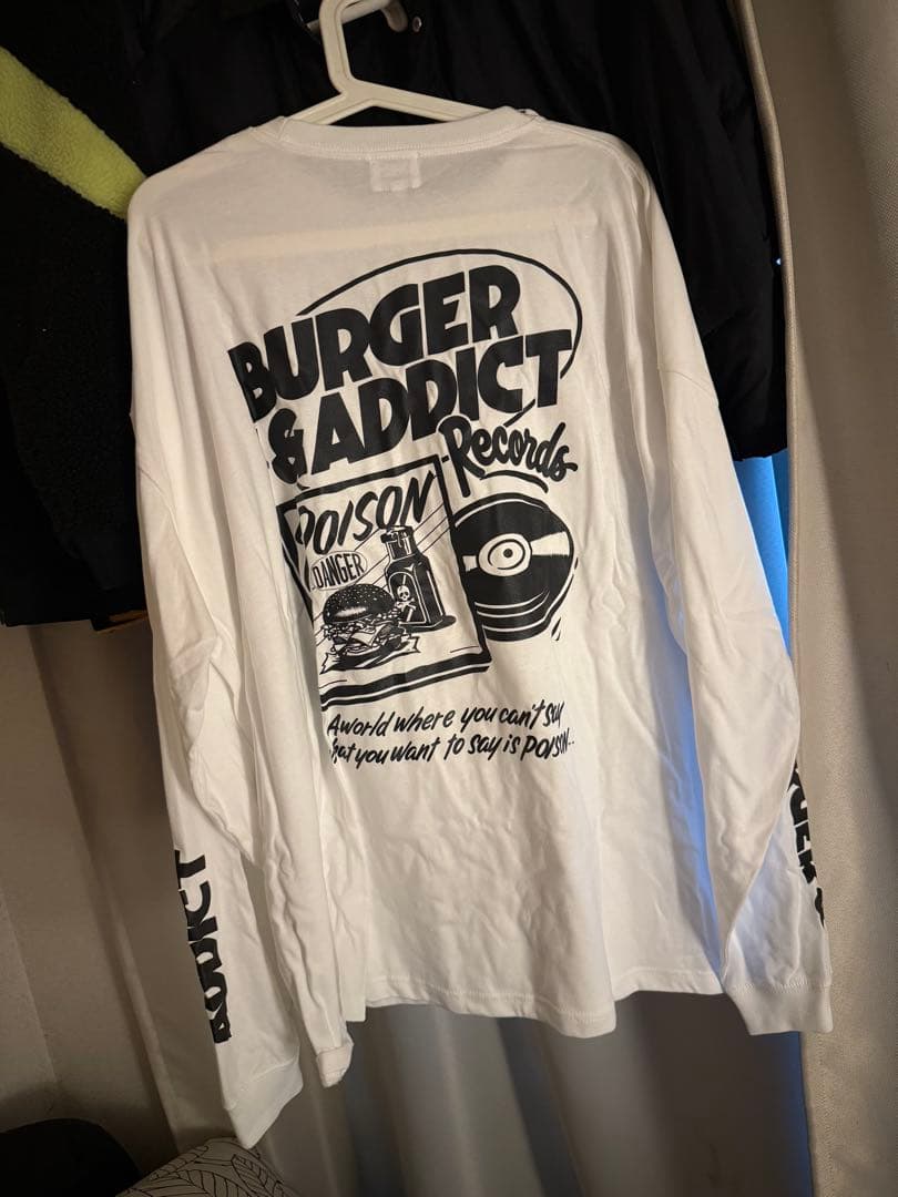 バーガー＆コーラ　CAMP ADDICT コラボロンT