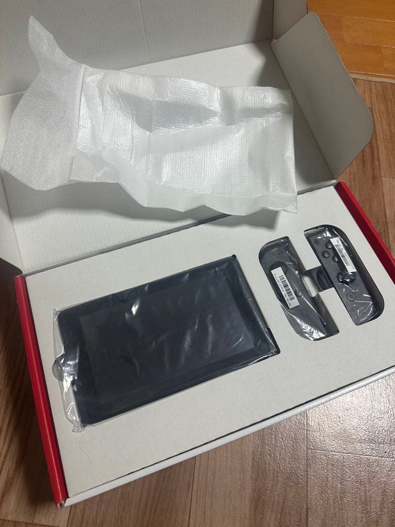 Nintendo Switch 本体、Joy-Con含む周辺機器