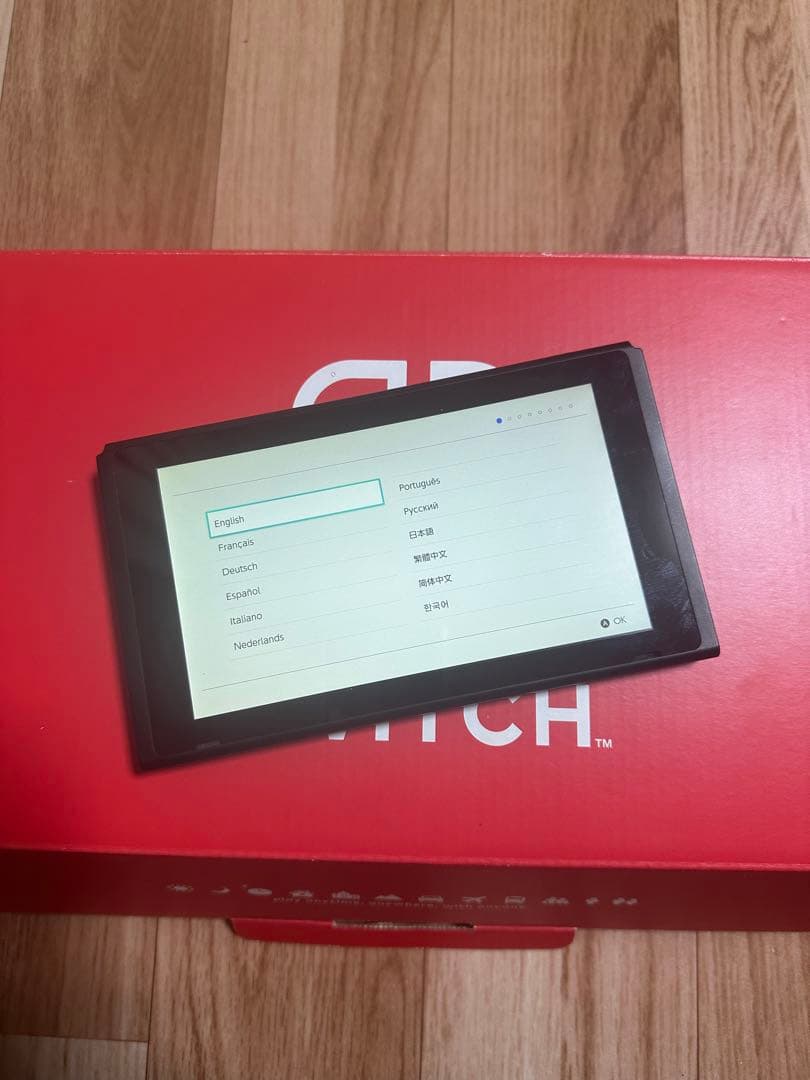 Nintendo Switch 本体、Joy-Con含む周辺機器