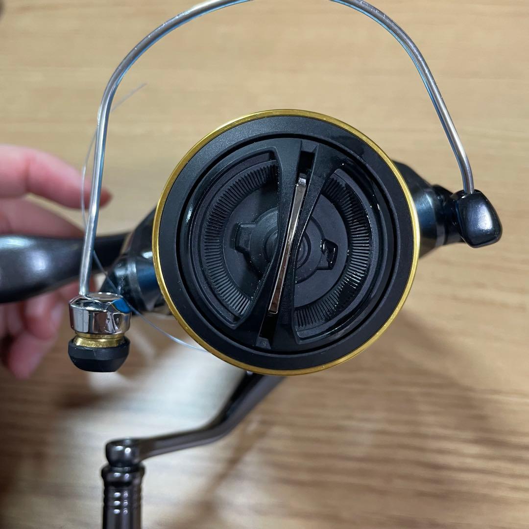 最終値下げ　SHIMANO NAViX 4000XG リール　ポーチ付