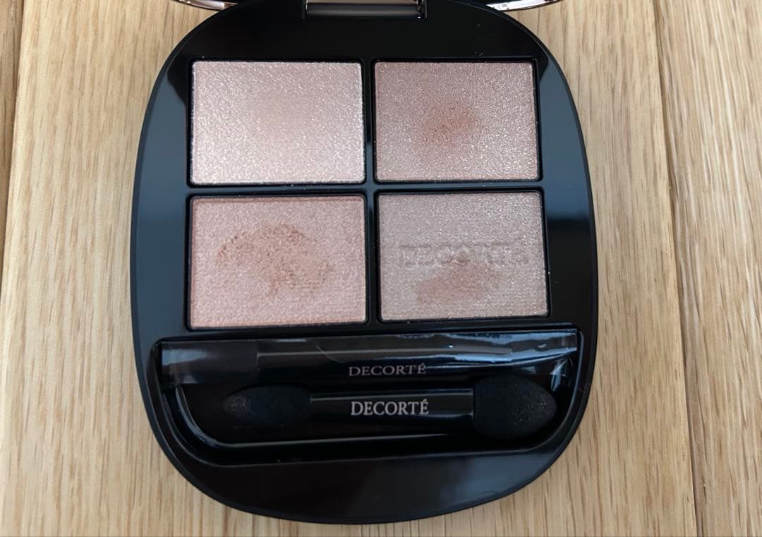 DECORTE スキンシャドウデザイニングアイパレット 09