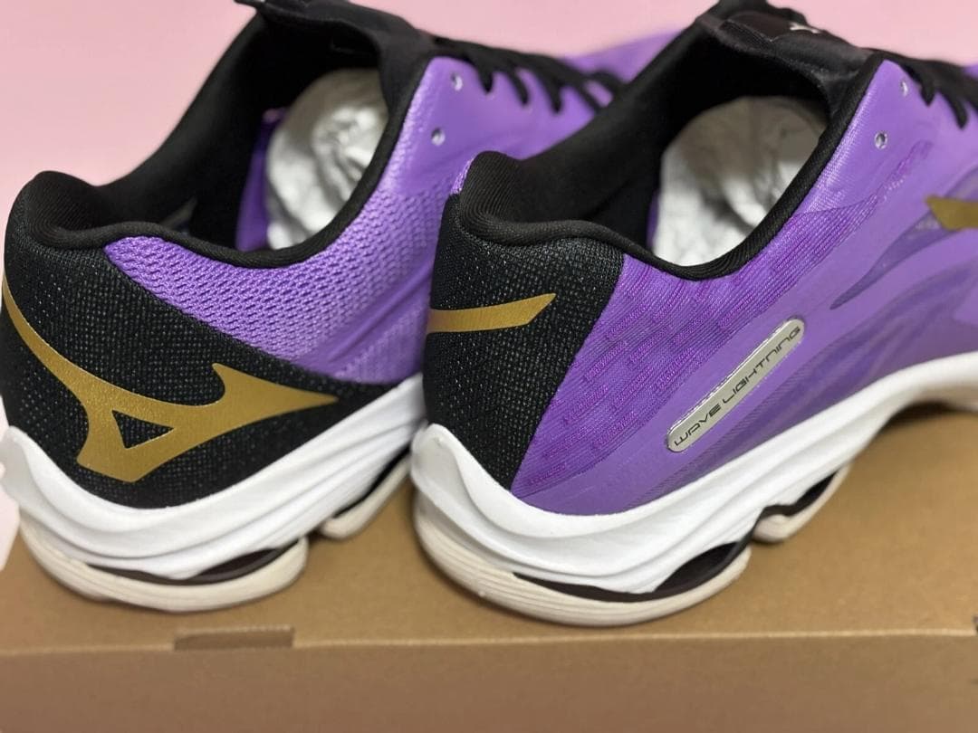 Mizuno バレーボールシューズ WAVE LIGHTNING 25cm