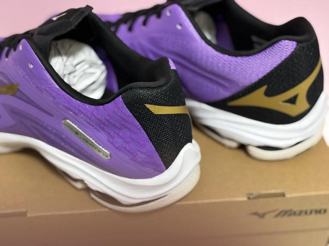 Mizuno バレーボールシューズ WAVE LIGHTNING 25cm