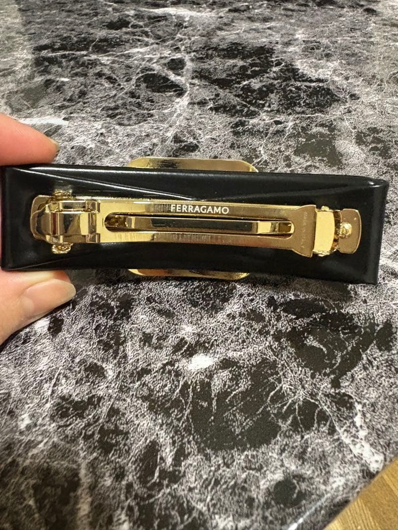 FERRAGAMO ブラックリボンバレッタ
