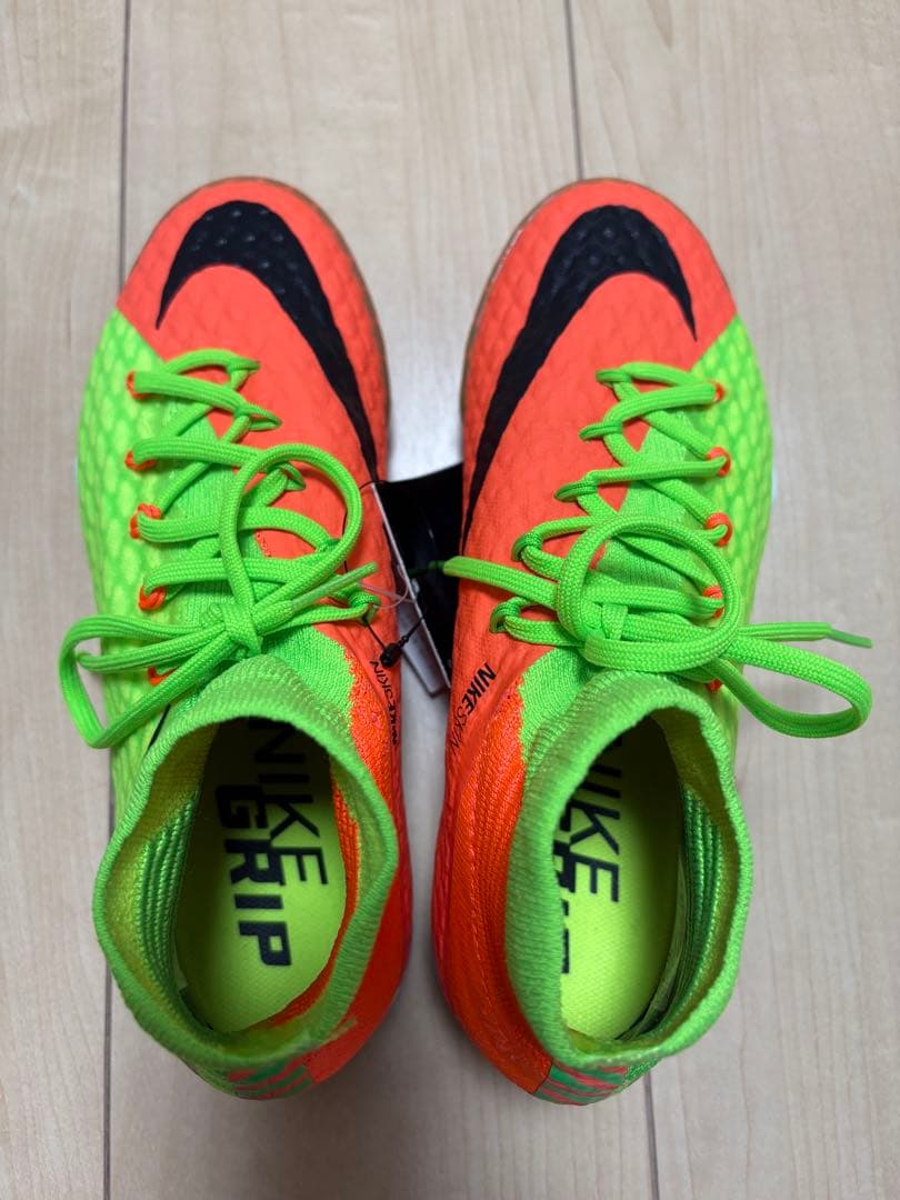 NIKE サッカートレーニングシューズ ハイパーヴェノム TF 23.5cm