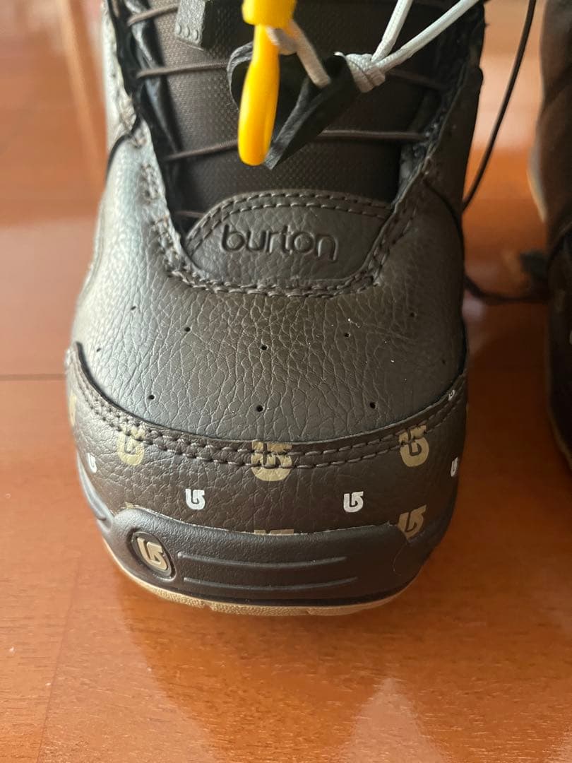burton スノーボードブーツ ダークブラウン　mint