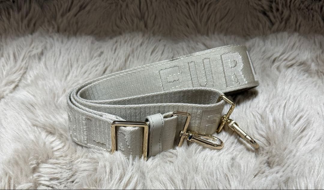最終値下げ　FURLA フルラ　ベージュ　ナイロン ショルダーストラップ