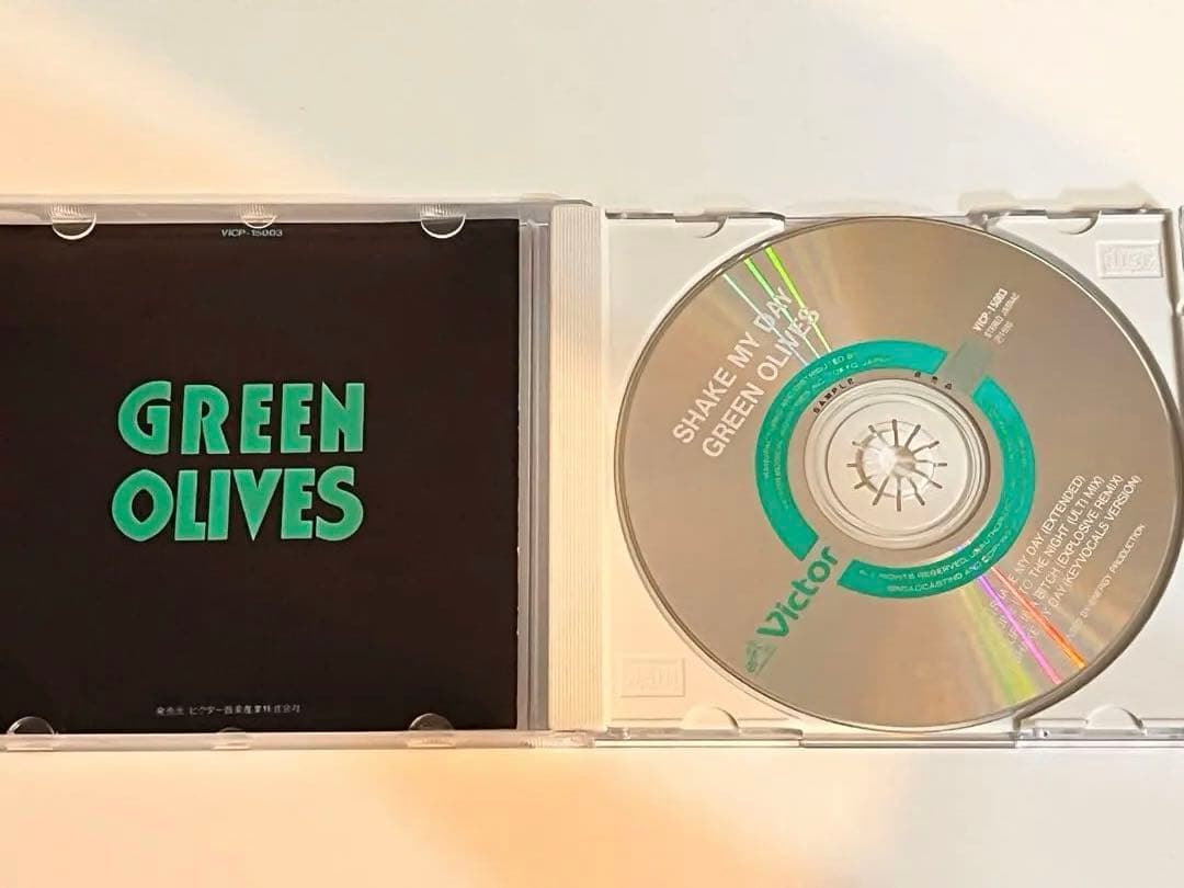GREEN OLIVES グリーン　オリーブス　SHAKE MY DAY