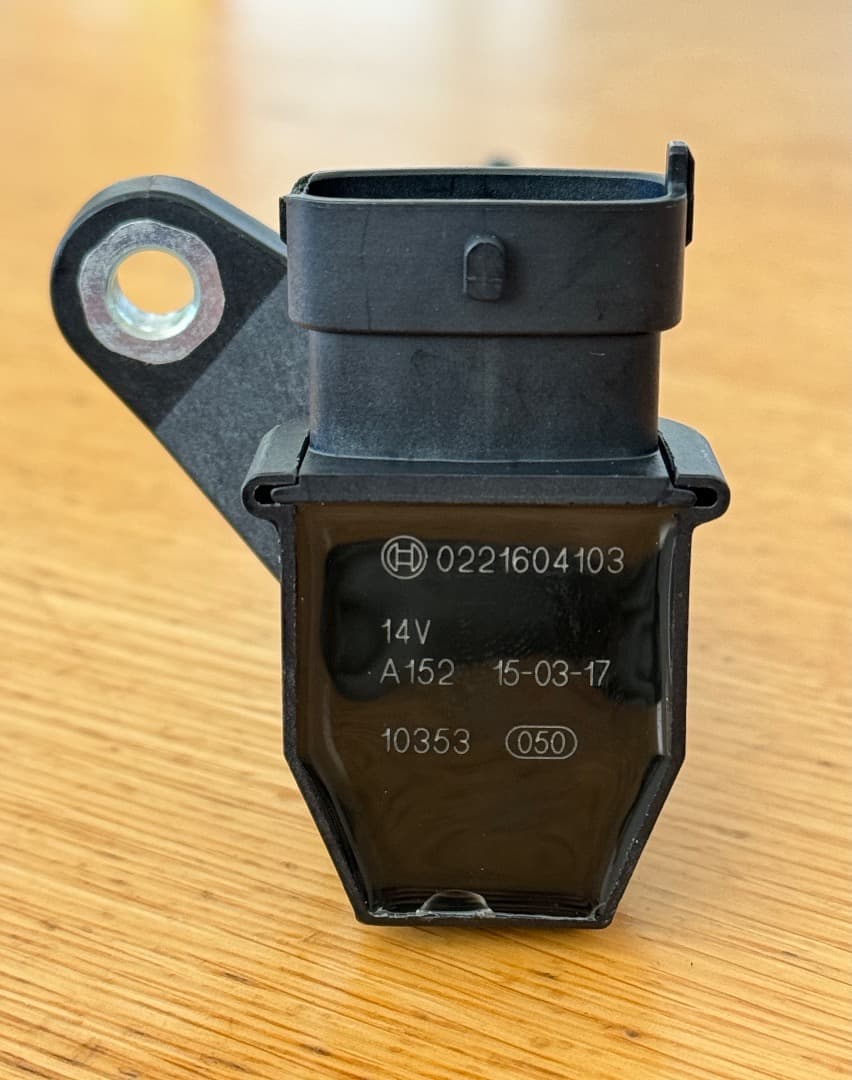 BOSCH ボッシュ アルファロメオ　JTS 2.0 L イグニッションコイル