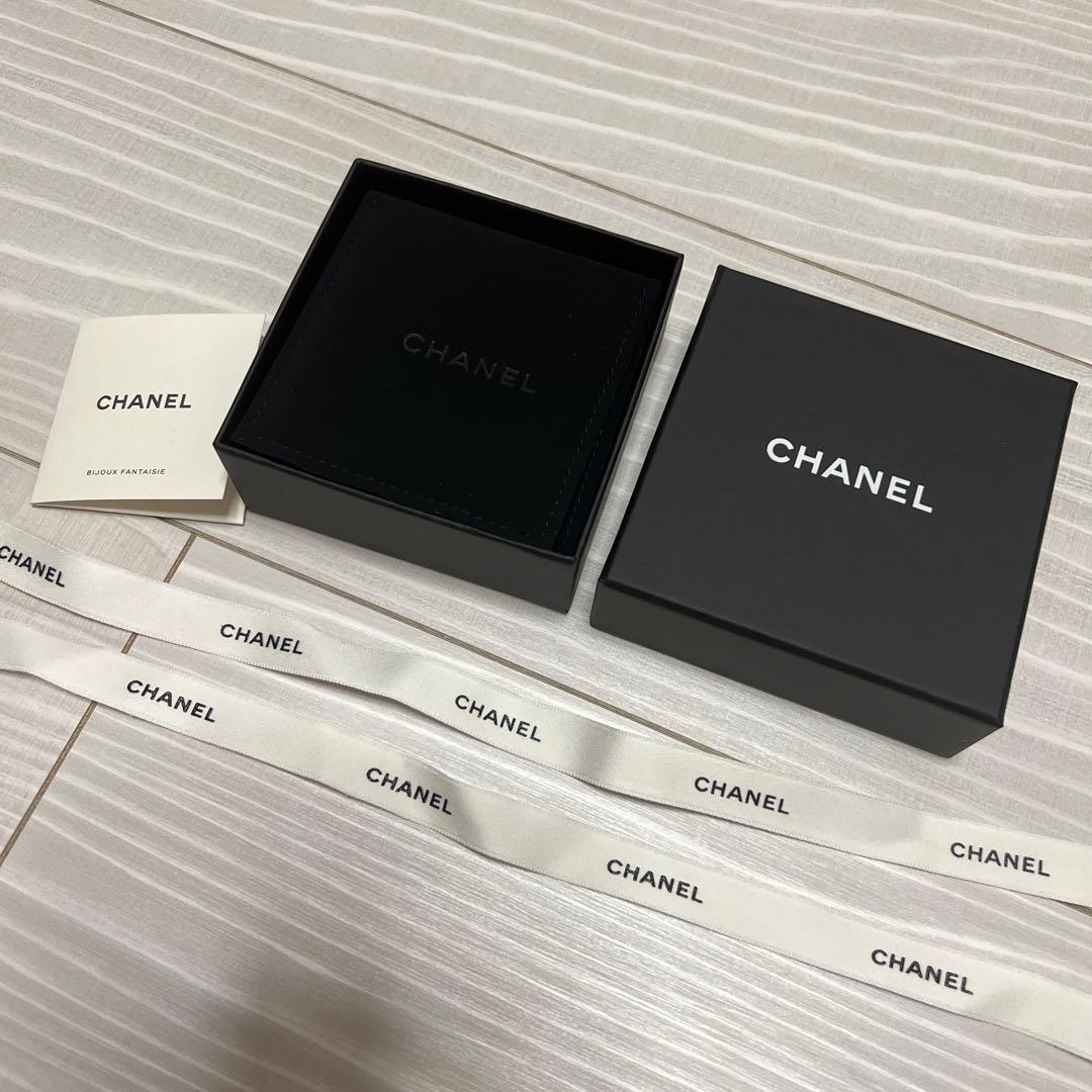 シャネル　ピアス　CHANEL 片耳 箱　ココマーク　クリスタル