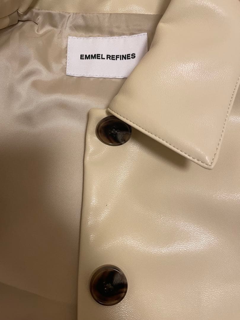 EMMEL REFINES EM レザーライク ショートブルゾン　ナチュラル