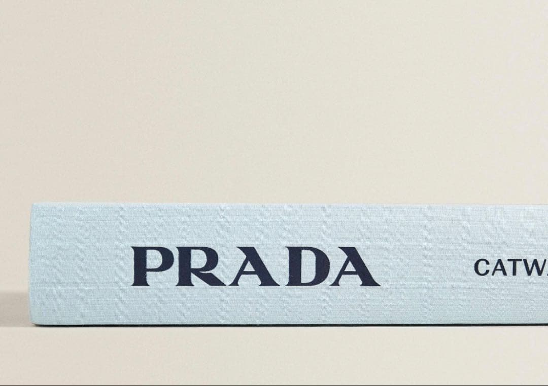 【う】PRADA CATWALK ハードカバー洋書　ZARA