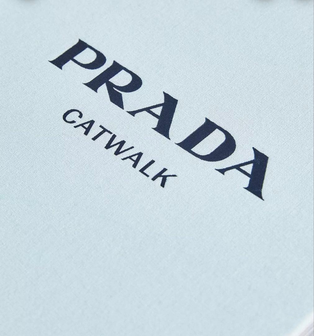 【う】PRADA CATWALK ハードカバー洋書　ZARA