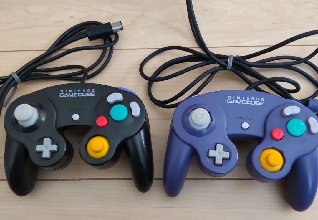 ゲームキューブ　本体　黒　コントローラ✕２　付属品