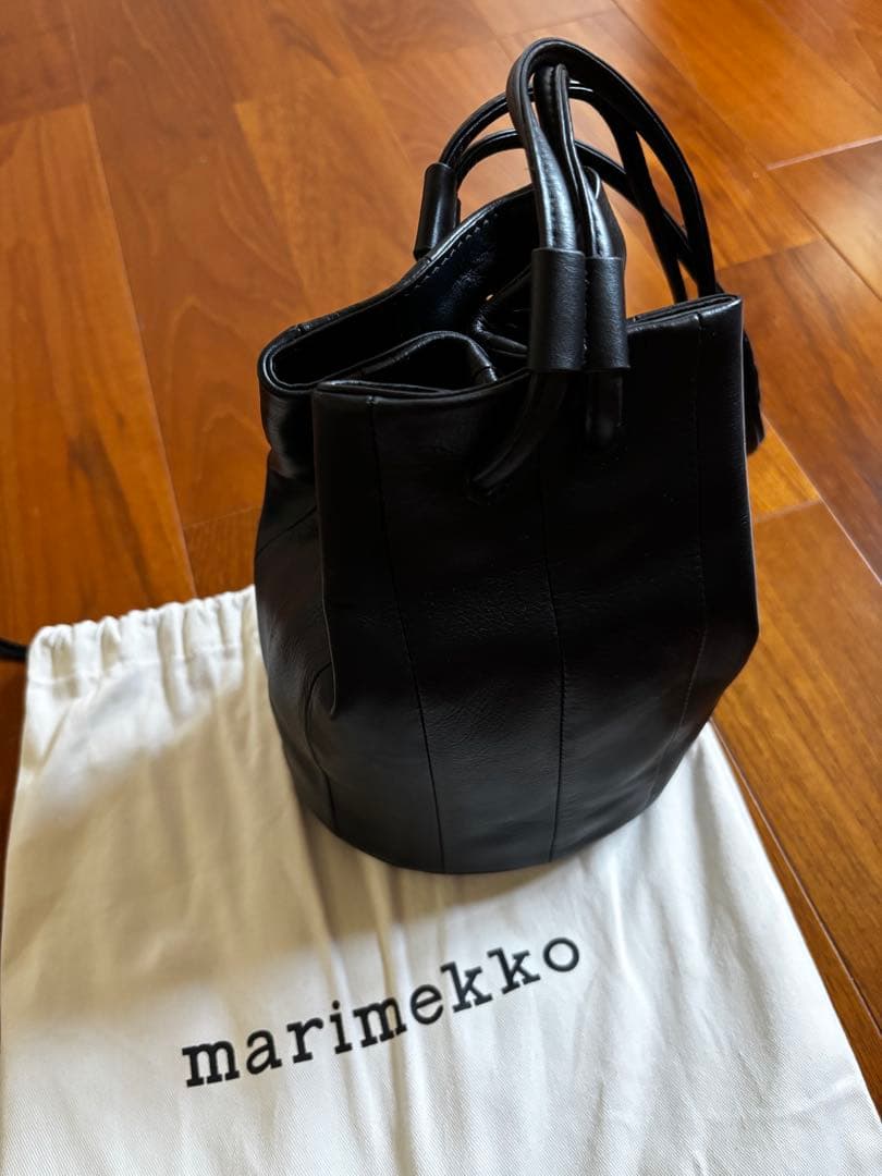 marimekko ブラック ショルダーバッグ　牛革　卒園卒業式　入学入園にも