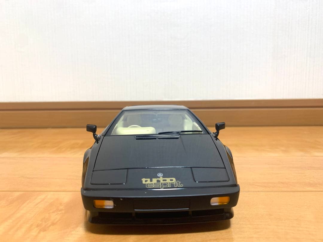 ミニカー AUTOart Lotus Esprit Turbo 1:18