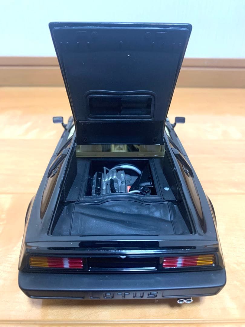 ミニカー AUTOart Lotus Esprit Turbo 1:18