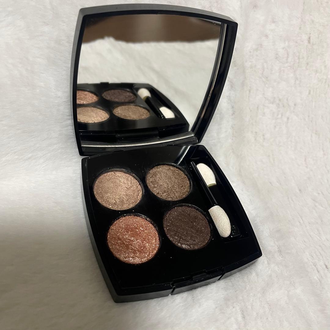 CHANEL レキャトルオンブル ツイード　ブランエローズ04限定アイシャドウ