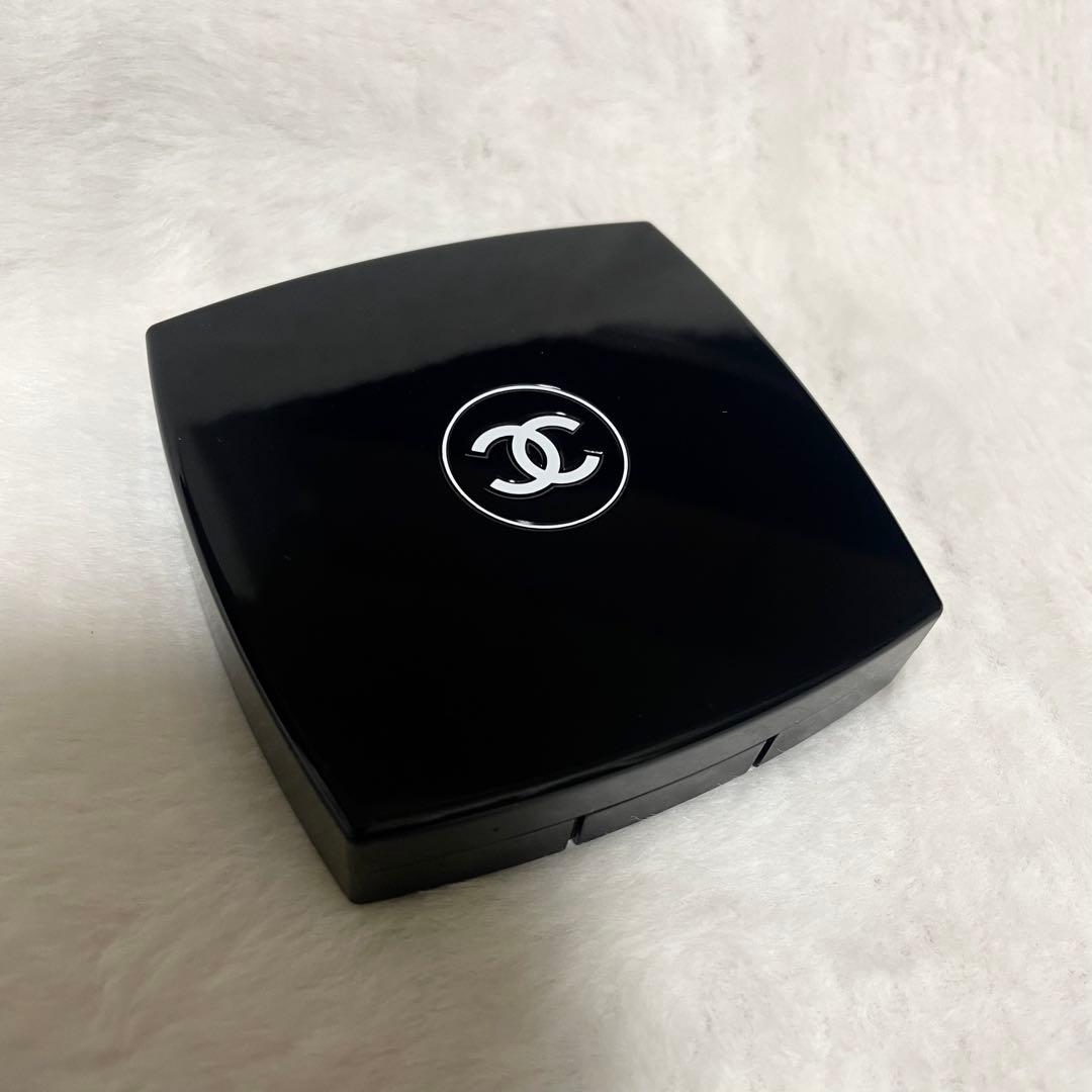CHANEL レキャトルオンブル ツイード　ブランエローズ04限定アイシャドウ