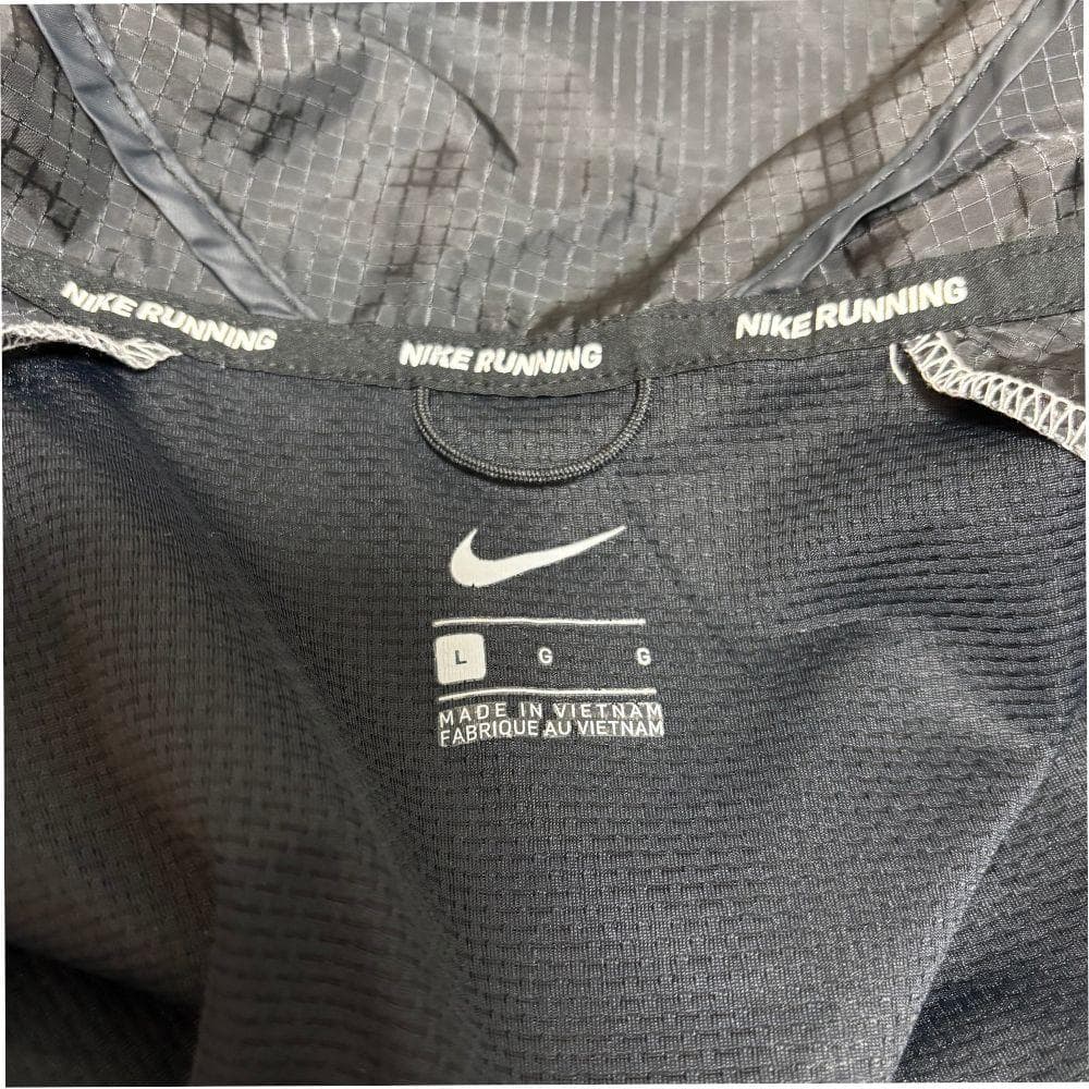 【東京限定】Nike ランニング薄手ナイロンジャケット
