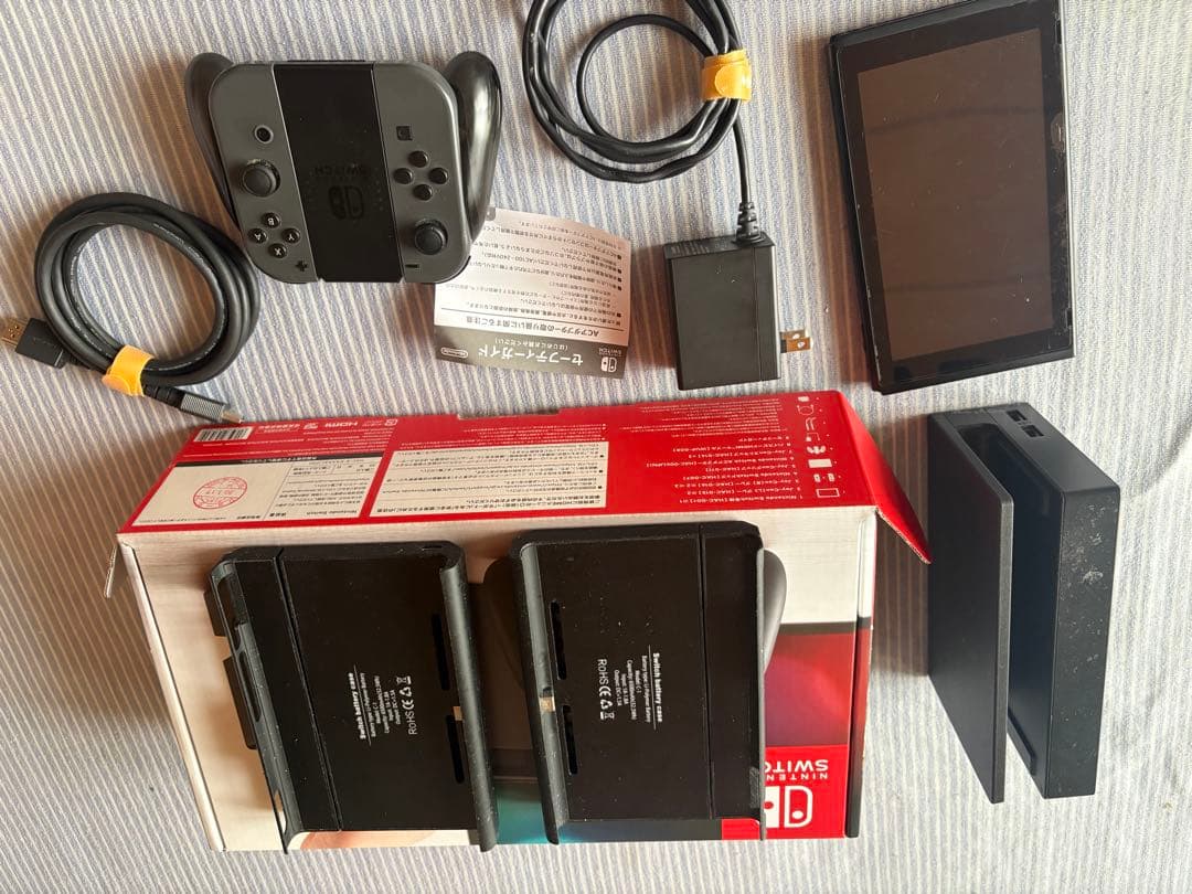 Nintendo Switch グレー 本体 付属品　 ＋バッテリーケース 2台