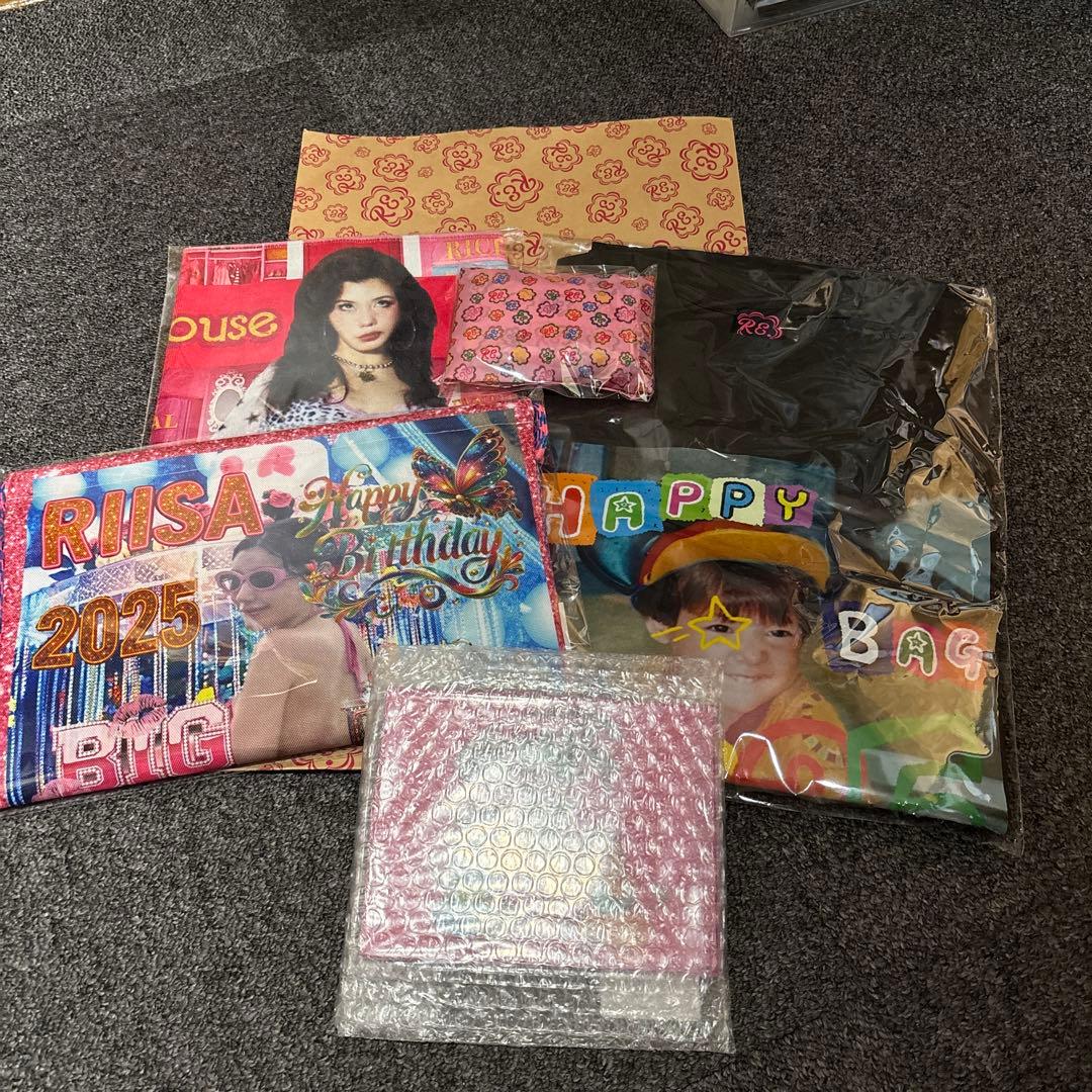 RE. 仲里依紗 POPUP SHOP 2025 HAPPY BAG 限定
