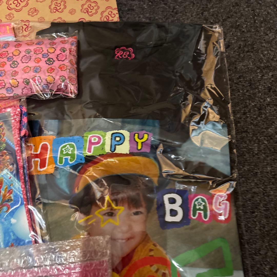 RE. 仲里依紗 POPUP SHOP 2025 HAPPY BAG 限定
