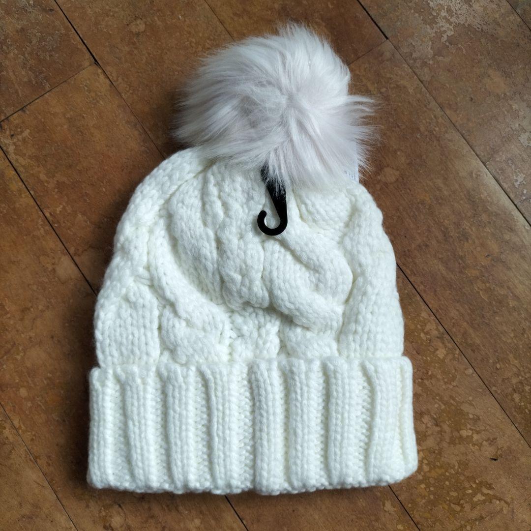 10/9までお値下げしました！新品未使用　UGG ホワイトニット帽 ファー付き