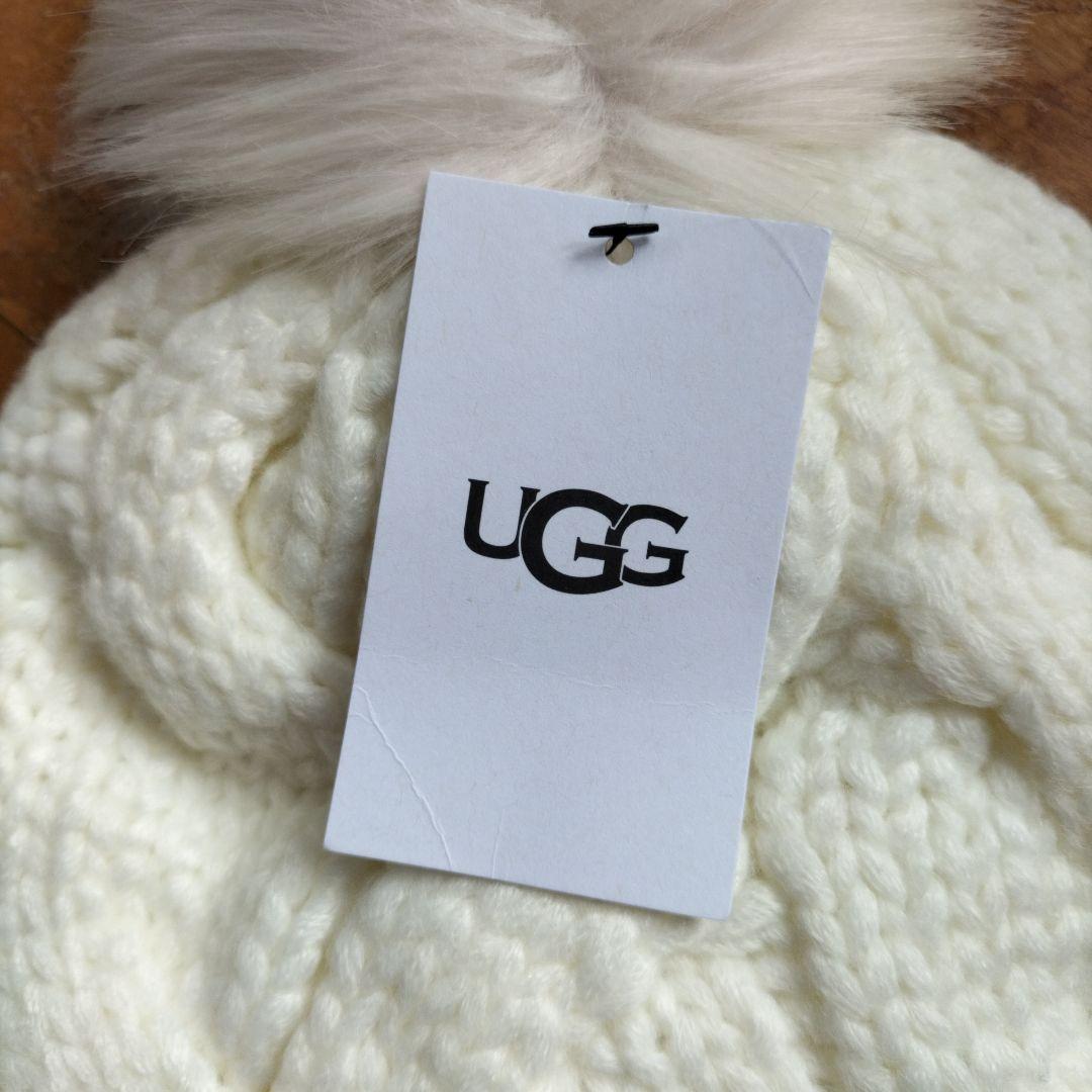 10/9までお値下げしました！新品未使用　UGG ホワイトニット帽 ファー付き