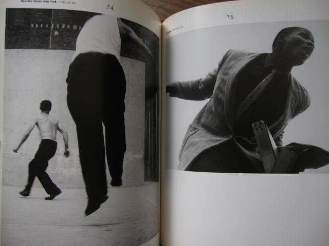 The Moment of Exposure　Leon Levinstein