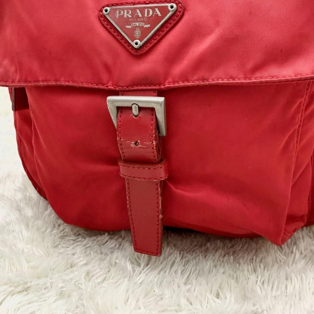PRADAプラダ 三角ロゴ ナイロン 赤 ショルダーバッグ フラップ 白タグ
